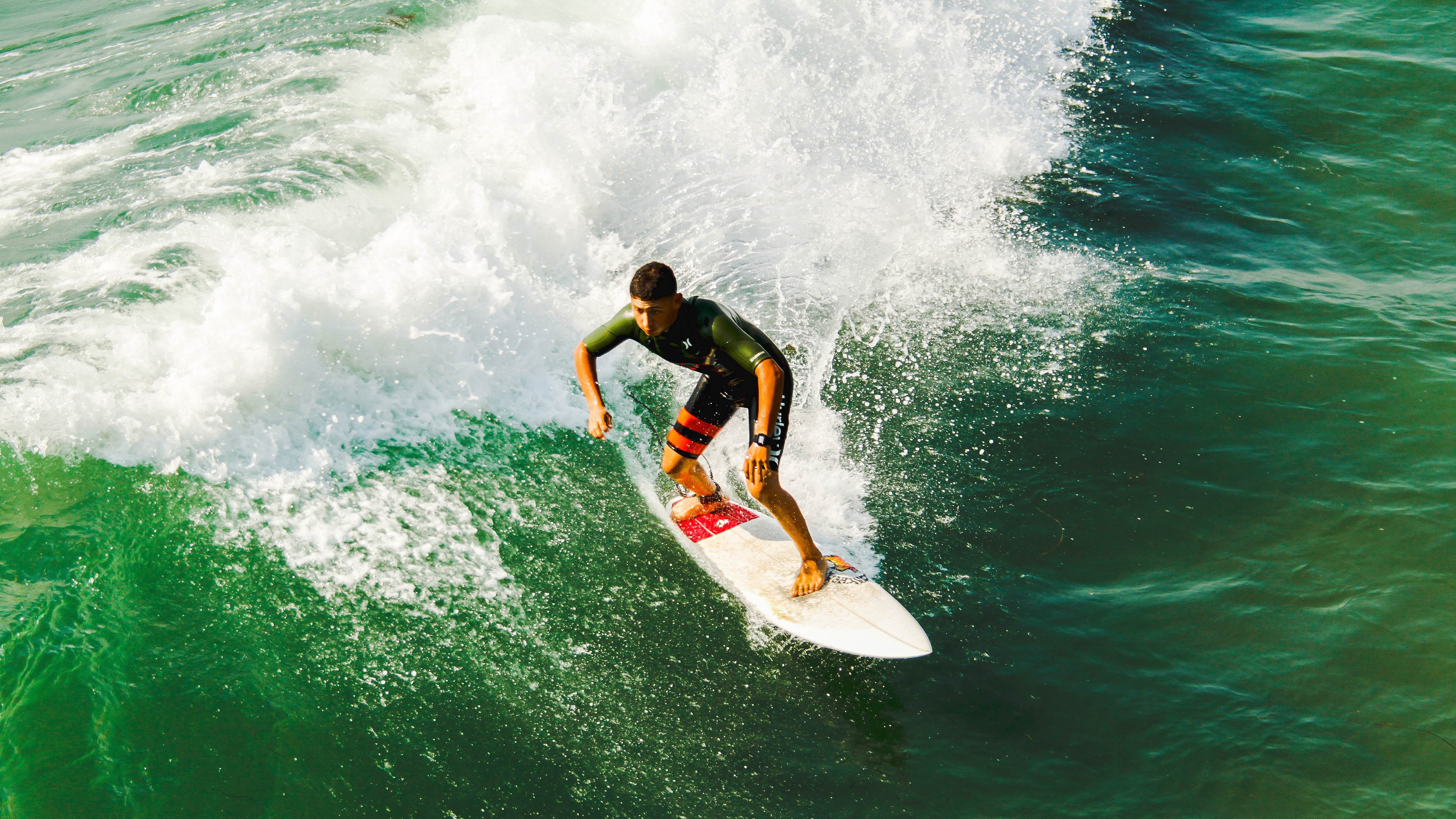 民族传统舞狮比赛，文化运动的欢乐盛典